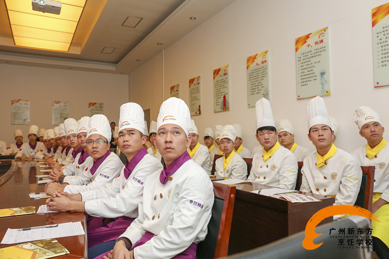 开饭餐饮集团新东方招聘专场 助力学子圆高薪就业梦